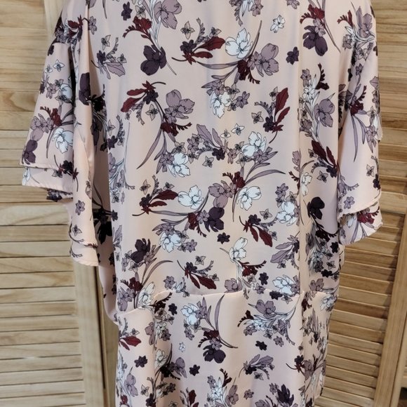 Elegant Floral Flutter Sleeve Top - Liz Claiborne - Picture 3 of 4